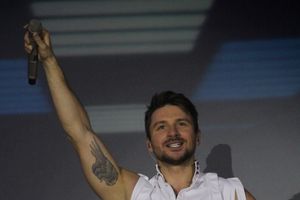 В Великих Луках состоялся концерт Сергея Лазарева