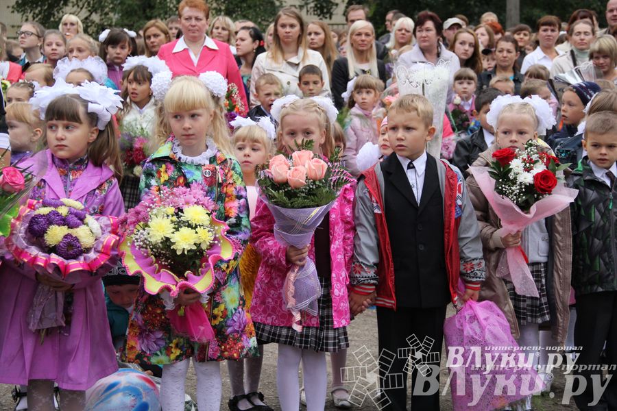 Школы города отметили 1 сентября (фото)