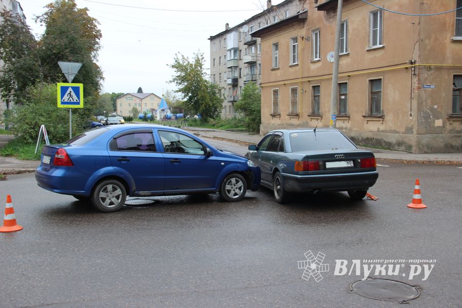 В ДТП на Ставского едва не пострадал ребёнок (ФОТО)