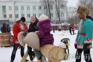В Великих Луках встретили Масленицу