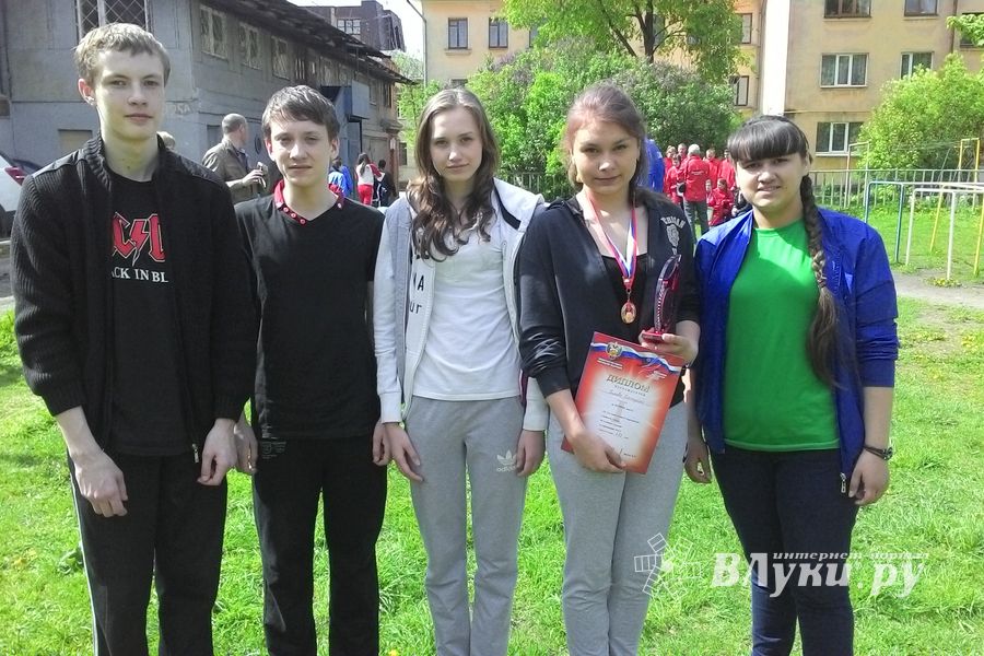 Великолучанка завоевала золотую награду на Спартакиаде среди учащихся по пулевой стрельбе (фото)