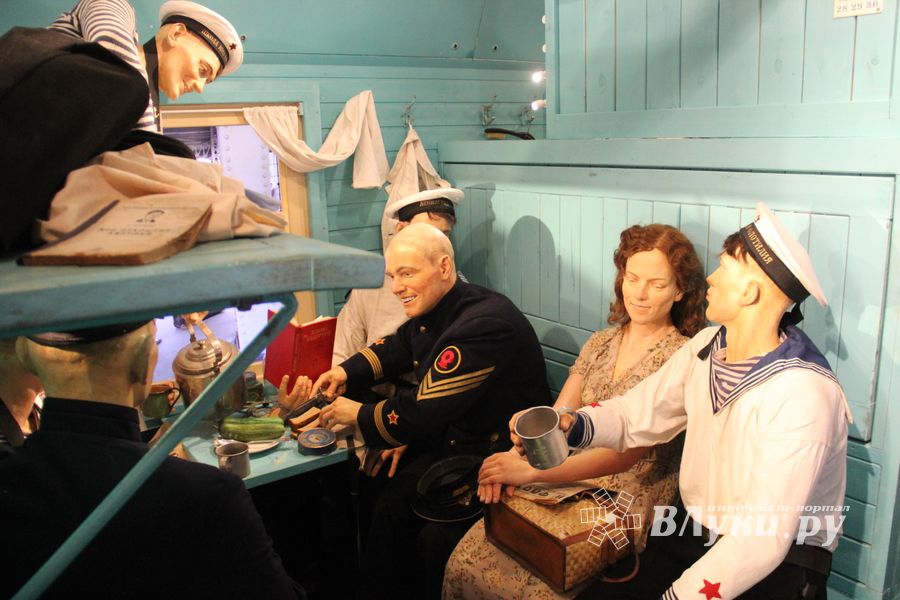 Великолучане знакомятся с «Поездом Победы» (ФОТО)