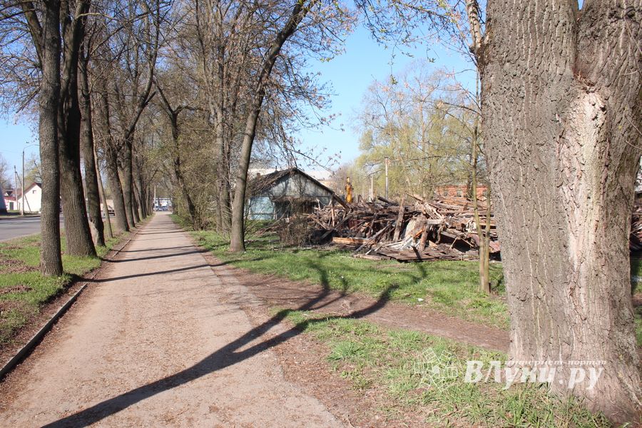 В Великих Луках сносят бараки (ФОТО)
