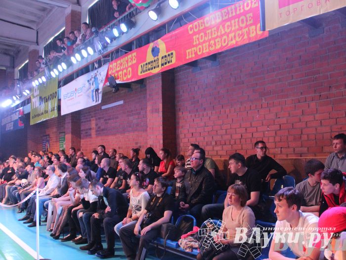 В Великих Луках состоялась матчевая встреча по боксу