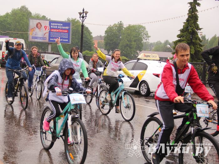 Зигзаг здоровья выполнили великолукские велосипедисты (ФОТО)