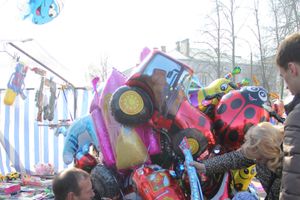 Универсальная торговая ярмарка «Весна-2015» прошла в Великих Луках (фото)