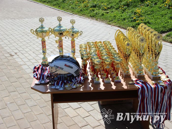 В Великих Луках чествовали лучших велосипедистов (ФОТО)
