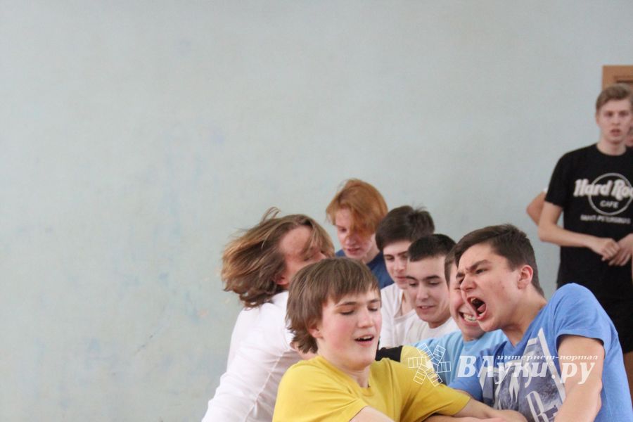 Конкурс «А ну-ка, парни!» прошёл в великолукской гимназии (фото)