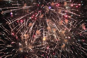 Праздничный салют в честь Дня города