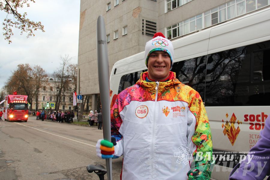 Эстафета Олимпийского огня в Изборске и Пскове