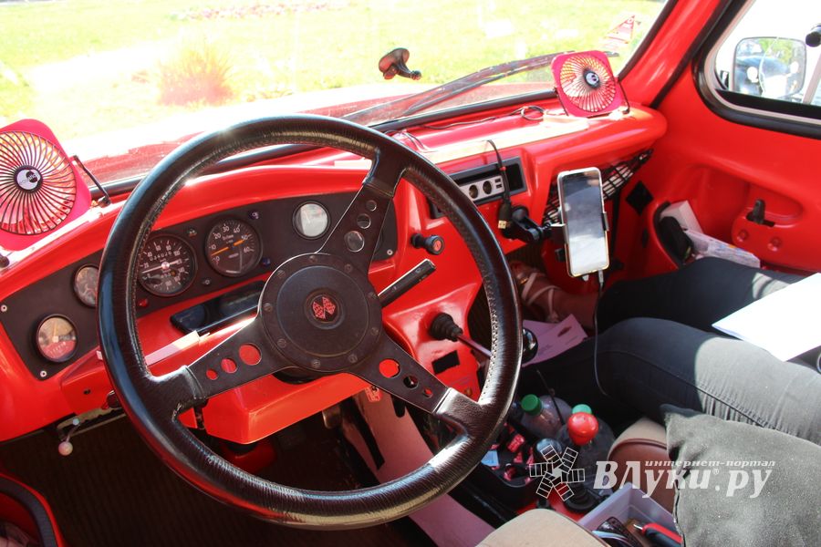 Ретро-автомобили побывали в Великих Луках (ФОТО)