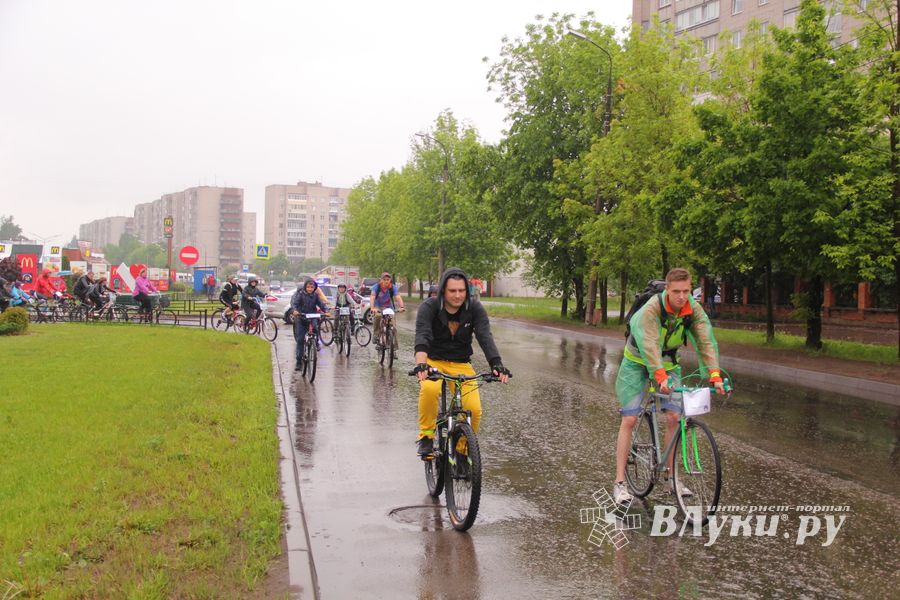 Зигзаг здоровья выполнили великолукские велосипедисты (ФОТО)