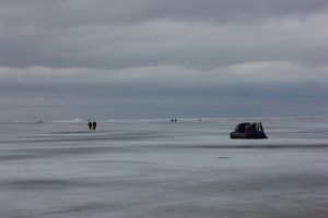 23 рыбака-любителя оказались отрезанными от берега (фото)