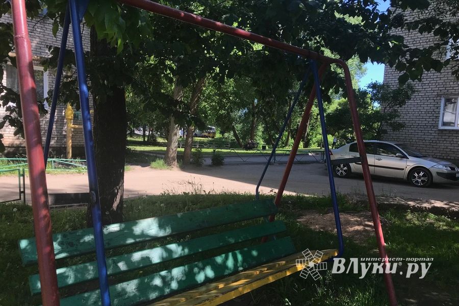 Родители в Великих Луках взяли в руки «болгарки» (ФОТО)