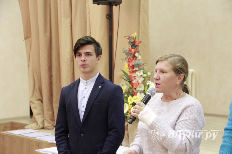 В великолукской школе № 13 чествовали лучших в спорте и учебе (ФОТО)