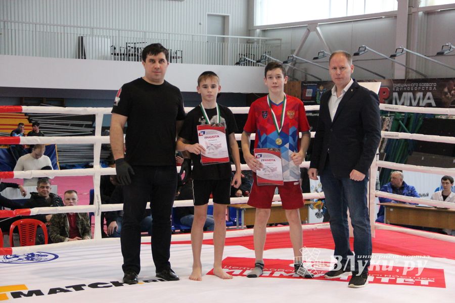 Открытый кубок по смешанному боевому единоборству ММА прошел в Великих Луках (ФОТО)