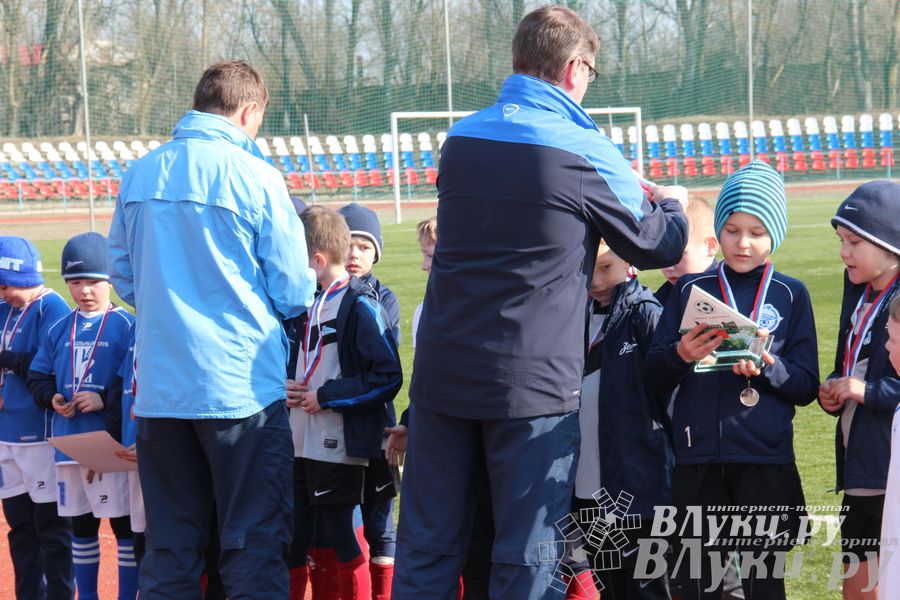 В Великих Луках прошел международный детский турнир по футболу «Наши надежды»