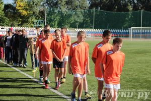 В Великих Луках стартовал открытый турнир по футболу