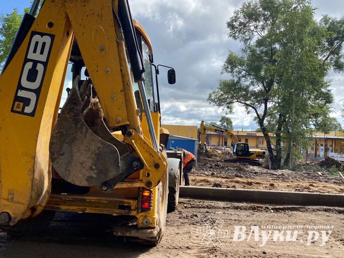 Начались работы по благоустройству территории  вокруг отделения областной инфекционной больницы (ФОТО)