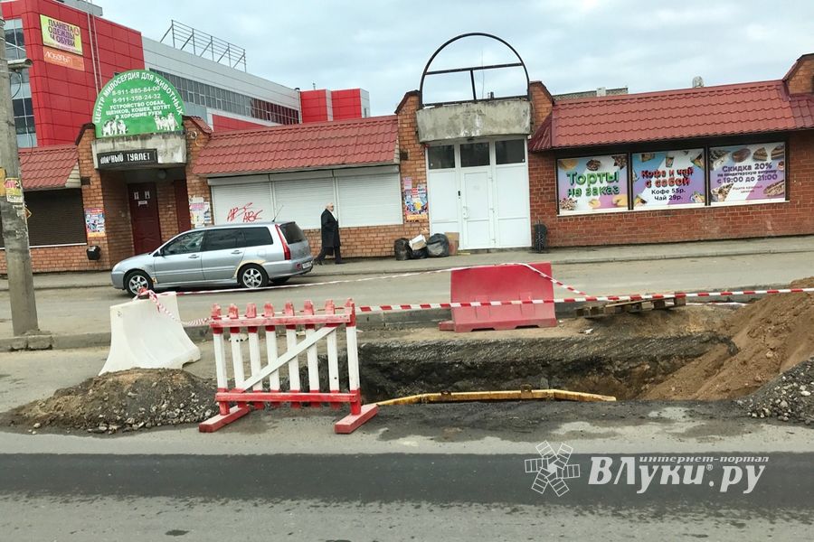 На Октябрьском пр-те и сегодня затруднено движение (ФОТО)