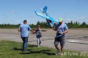 В Великих Луках прошел Фестиваль авиамодельного спорта (фото)