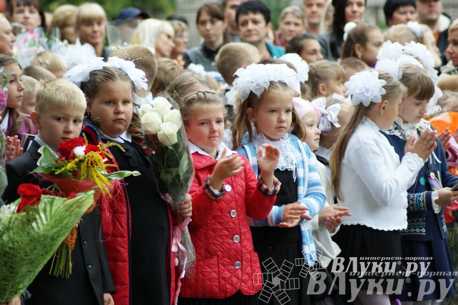 Школы города отметили 1 сентября (фото)