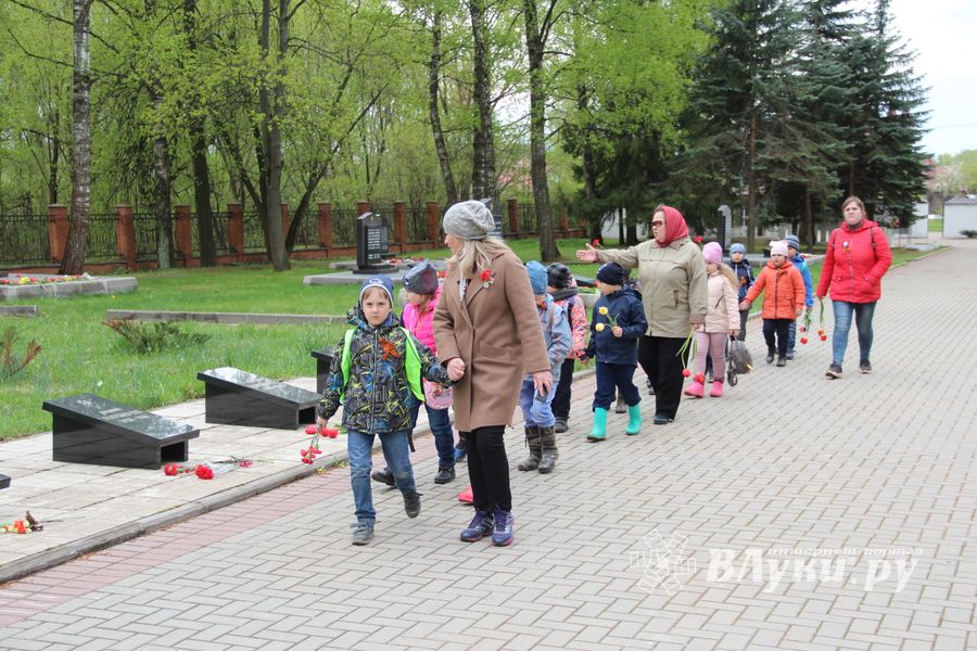 Великолучане почтили память героев Великой Отечественной (ФОТО)