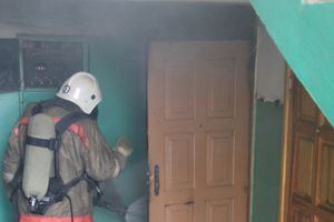 В Великих Луках на проспекте Гагарина загорелась квартира (фото)