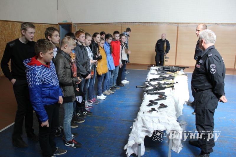 В Псковской области продолжается патриотическая акция «Эстафета Подвига» (фото)