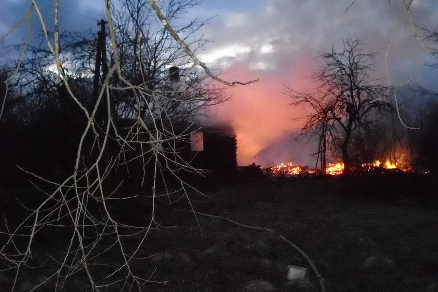 Двое мужчин погибли на пожаре в Себеже (ФОТО)