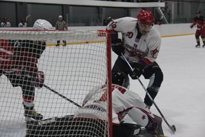 В Великих Луках прошёл первый матч Кубка Псковской области по хоккею (ФОТО)