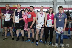 В Великих Луках прошел Чемпионат города по Русскому жиму и армлифтингу (фото)