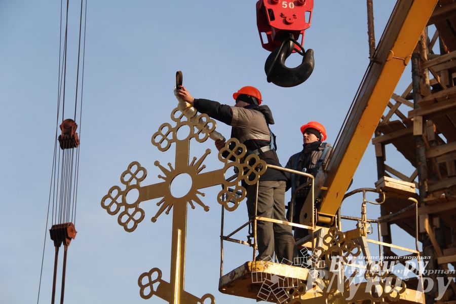 У храма святителя Тихона теперь есть освященные кресты