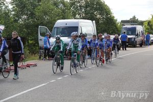 ВЛуки.ру: Состоялся Чемпионат и Первенство России среди девушек по велоспорту в парной гонке.