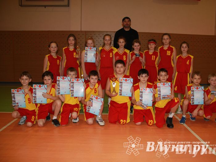 Великолукские баскетболисты стали победителями междугородних соревнований по баскетболу