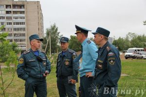 В Великих Луках прошли областные соревнования среди пожарных по спасению пострадавших