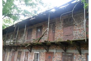 Великолучан пугают полуразрушенные здания в центре города (фото)