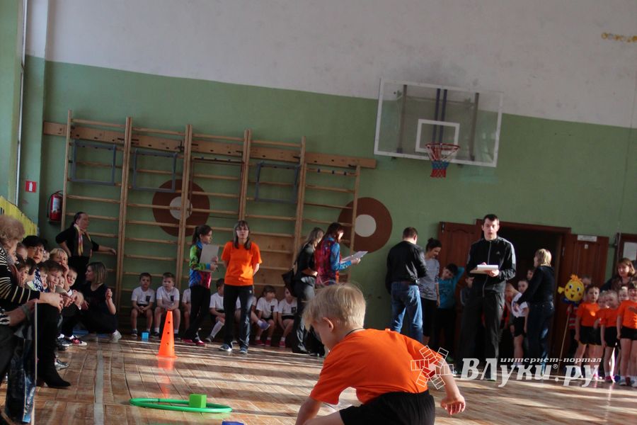 В Великих Луках стартовали спортивные соревнования среди дошколят «Юные олимпионики»