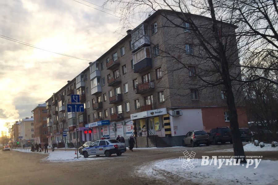 В Великих Луках на тротуаре сбили пенсионерку (ФОТО)