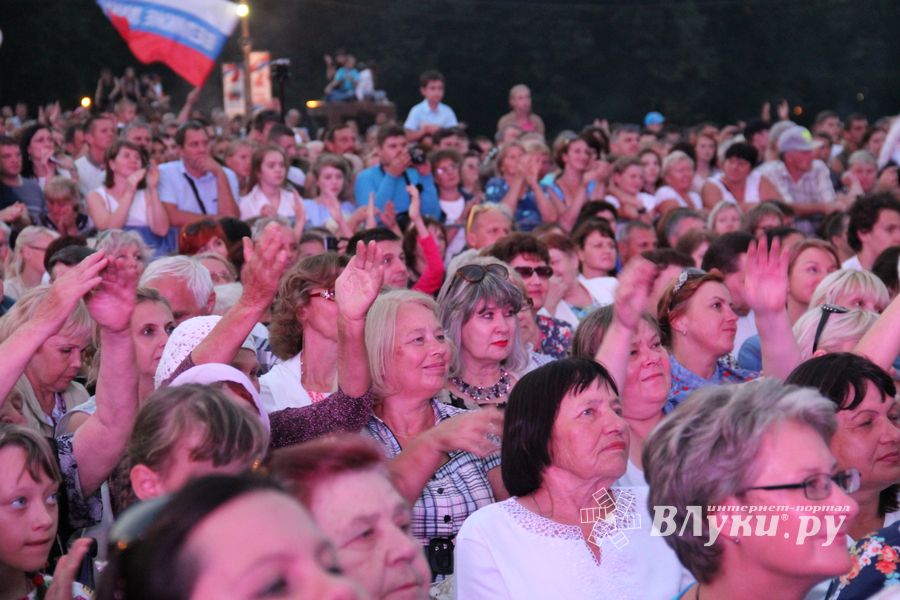 Людмила Чурсина и Пелагея поздравили Великие Луки с 850-летием (ФОТО)