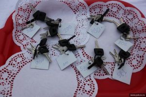 Первая партия новых пассажирских автобусов отправились в районы Псковской области (фото)