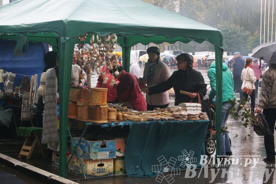 ​Универсальная торговая ярмарка «Осень – 2014» состоялась  в Великих Луках