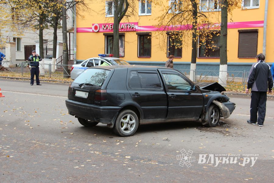 ДТП на проспекте Ленина в Великих Луках (ФОТО)