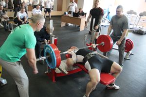 В Великих Луках состоялись Чемпионат и Первенство Псковской области по жиму штанги лежа (ФОТО)