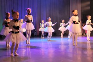 Юные артисты ГДК им. Ленина отметили «Мамин день» (ФОТО)