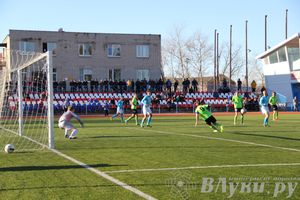 Футбольный матч «Луки-Энергия» — «Карелия» (фото)