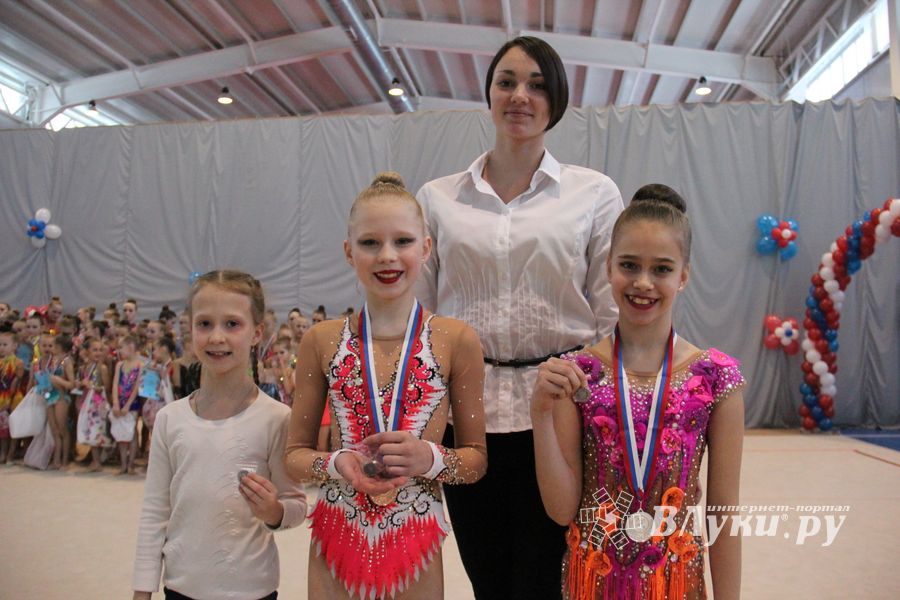 ​В Великих Луках прошли соревнования по художественной гимнастике (ФОТО)