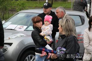 В Великих Луках прошла «Весенняя автоярмарка Великие Луки — 2015» (фото)