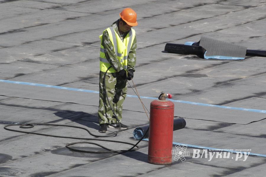 В Великих Луках полным ходом идёт бетонная подготовка  физкультурно-оздоровительного комплекса (ФОТО)