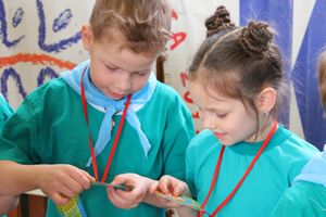 В Великих Луках проходят спортивные соревнования среди дошколят «Юные олимпионики» (ФОТО)